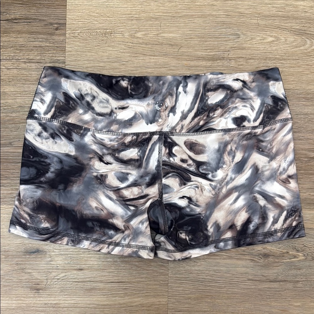 Scorpio Sol Women's Black White Gray Tan Marble Print Athletic Biker Shorts - Picture 3 of 3